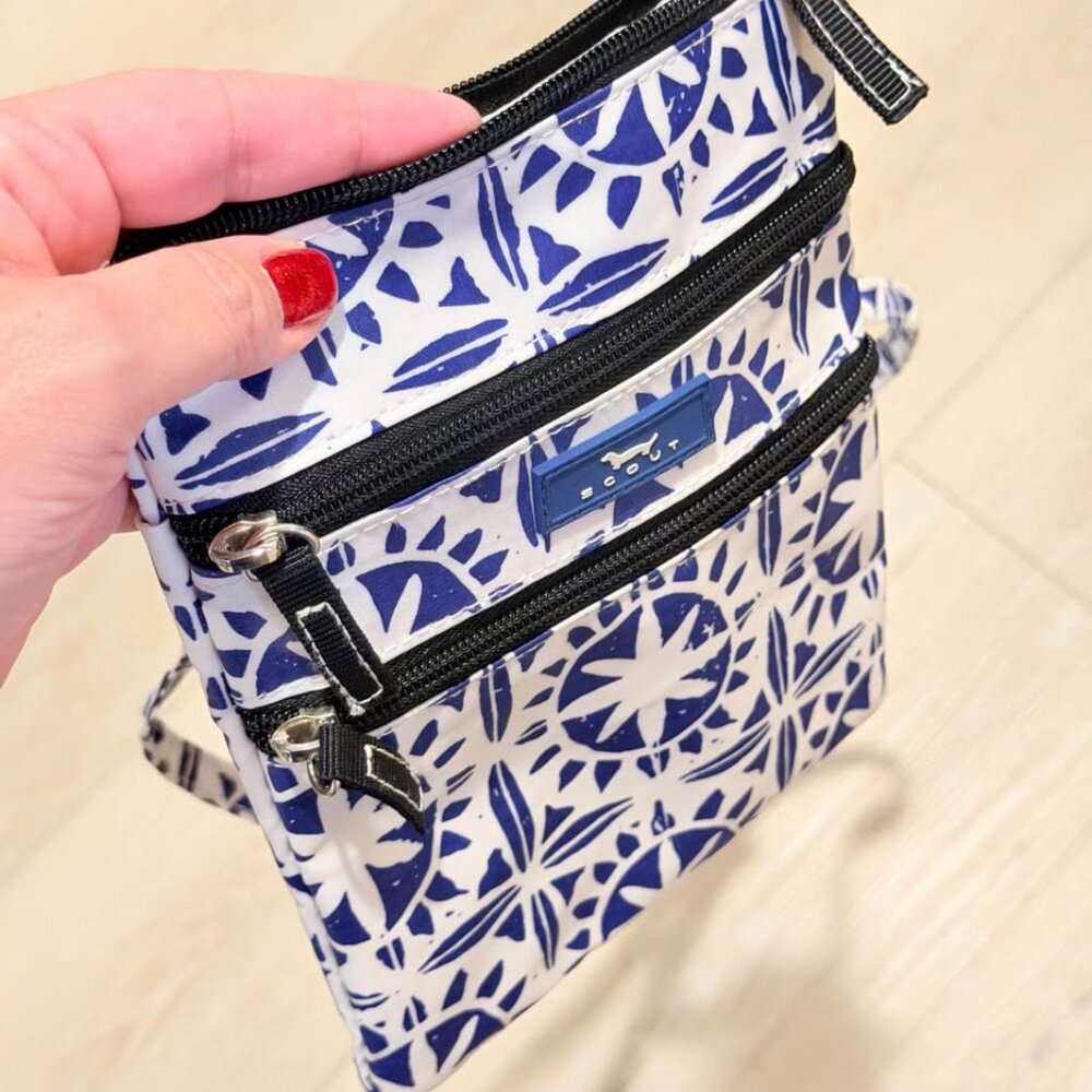 SCOUT Sally Go Lightly Crossbody Bag Blue White with Adjustable Strap 8"x6" - Picture 3 of 6